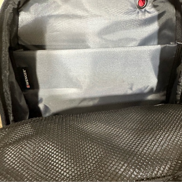 NWT SwissGear by Wenger Synergy Pro 16" ULINE Laptop Backpack - Picture 8 of 16